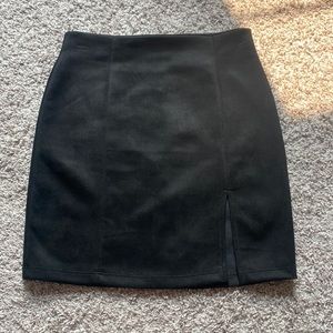 NWOT Windsor Black Skirt with Slit Size Small